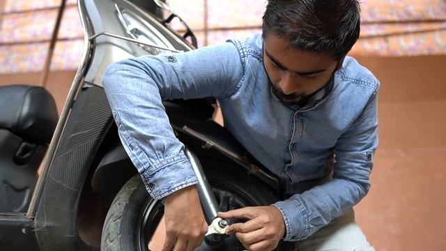 Opening My New Car Tyre With Impact Wrench Machine !! Manual Vs Machine Wrench Testing 😱😱 Amazing ! смотреть онлайн