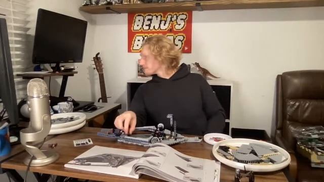 Building The LEGO Imperial Light Cruiser (Set #75315) смотреть онлайн