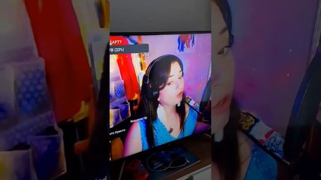 А мой стрим неплохо выглядит даже на плазме! #стрим #live #укулеле #thebestles #битлз #shelovesyou смотреть онлайн