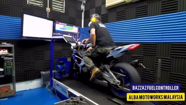 BMW S1000RR HP4 2014 WITH BAZZAZ ZFI ON DYNO смотреть онлайн