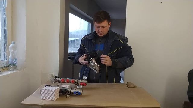 Коллектор для теплого пола TIM и смесительный узел VALTEC. Обзор комплектации. смотреть онлайн