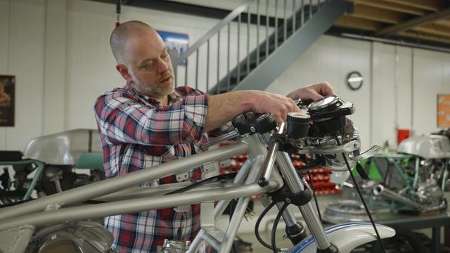 Restoring a 1975 Ducati 750 Super Sport (Part 3) - Back to Classics смотреть онлайн