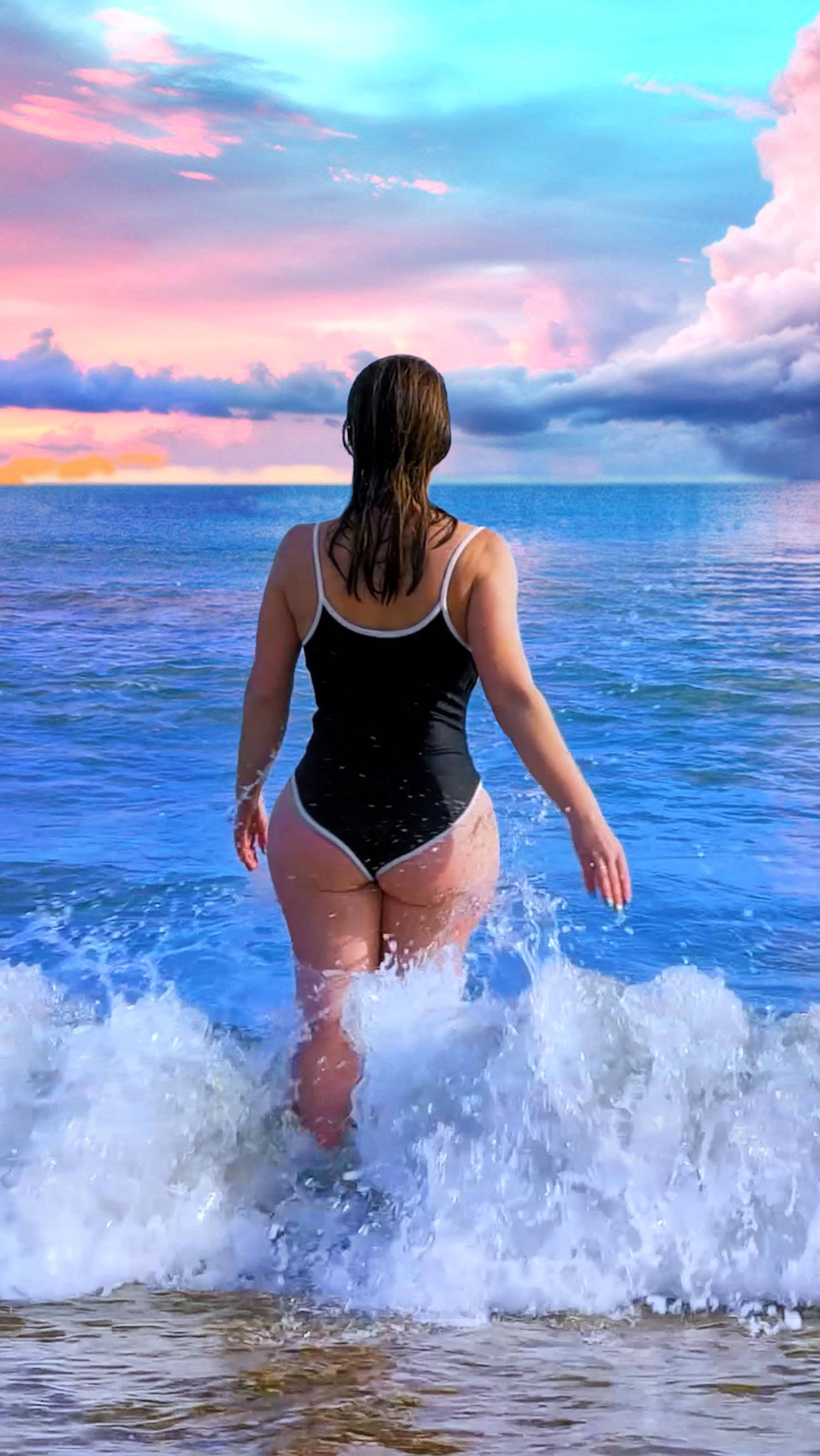 Крещенские купания в Крыму 🏊♀️💙🌊 🎬 Николай Моль https://t.me/blog_crimea смотреть онлайн