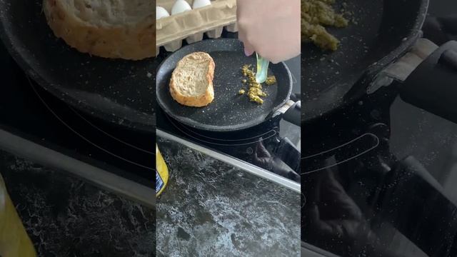 Стараюсь себе часто делать вкусные и полезные завтраки #breakfast #завтрак #яичница #pestosauce смотреть онлайн