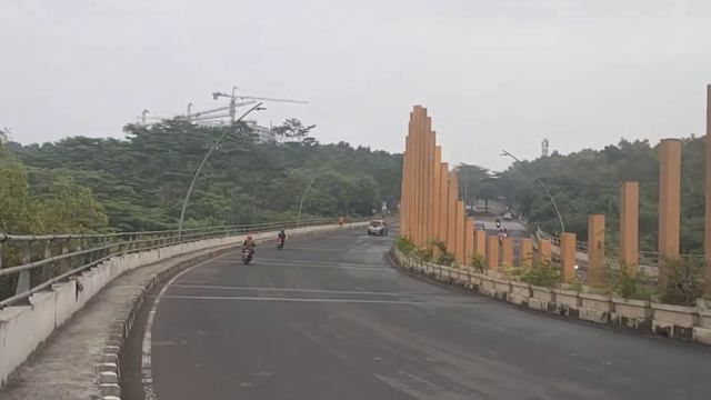 Jembatan Ikonik dan Pemandangan Indah di South City; Lari Pagi yang Menyenangkan; Vlog смотреть онлайн