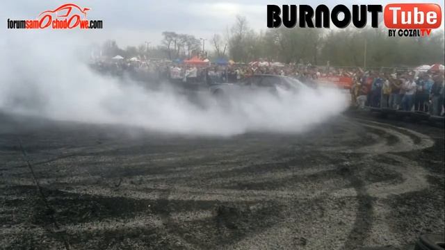 Palenie gumy BMW E32 750 - Majówka z BMW 2013 #31 смотреть онлайн