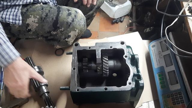 УАЗ 469 1973 г.в. (часть 10-2) КПП сборка смотреть онлайн