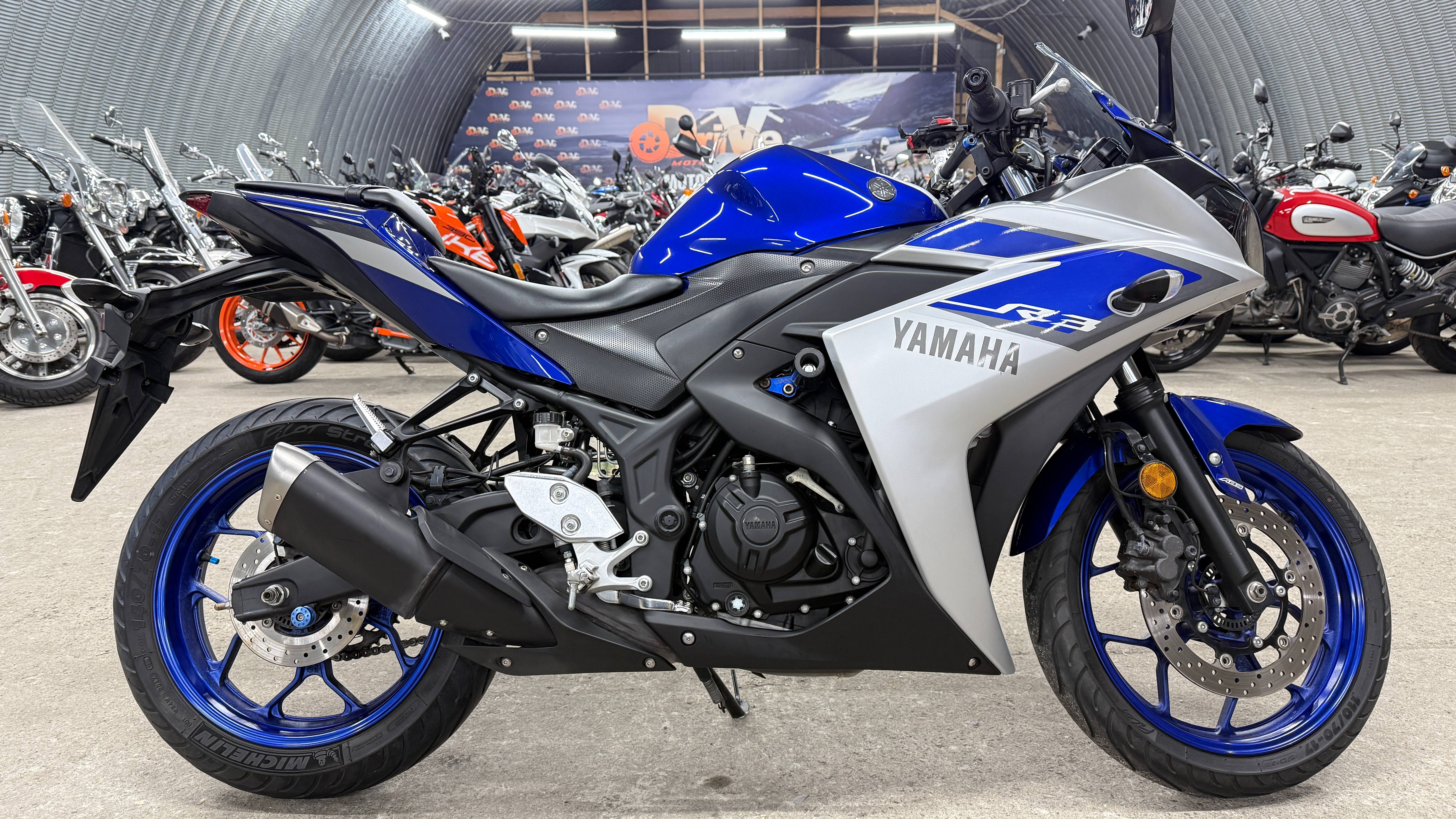 Обзор Yamaha YZF-R3 |В НАЛИЧИИ| смотреть онлайн