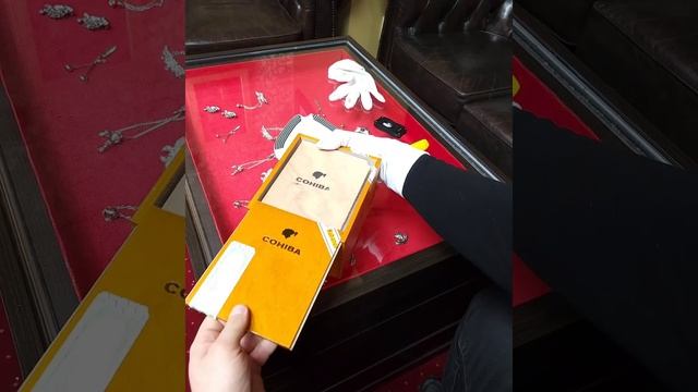 Unboxing cutie trabucuri Cohiba Robustos la 9.300 lei, de la TrabucuriDeLux.ro смотреть онлайн