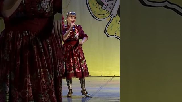 "КАЛИНА, РЯБИНА" поёт Ольга Салеева смотреть онлайн