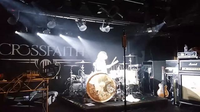 Crossfaith - Drum Solo by Tatsuya Amano (Reading 2016) смотреть онлайн