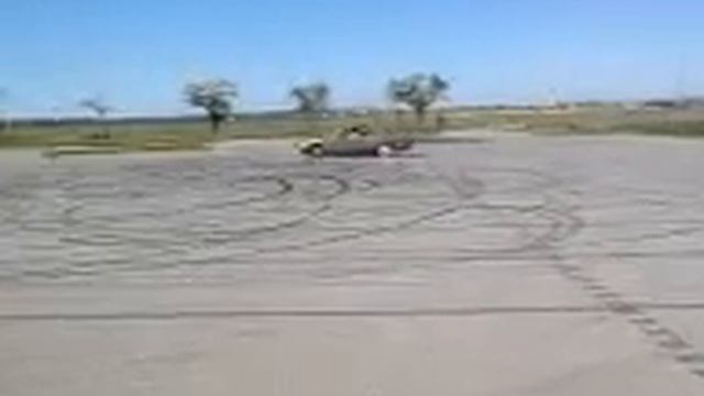 Mercedes 300 CE 24 little tyres burn смотреть онлайн