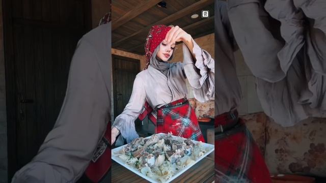 🥩Tik-Tok звезда из Ливана приготовила бешбармак. LIFE расскажет👩🏾🍳 #shorts #repost #репост смотреть онлайн
