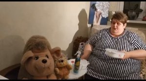 Маха Колобок рассказывает о своих покупочках на протяжении 2 минут