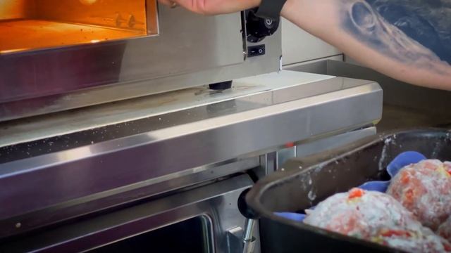 Это восторг! Такие котлетки подойдут к любому гарниру. Мясной рецепт с фаршем смотреть онлайн