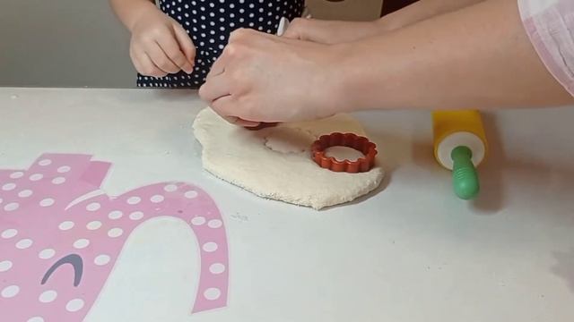 Подарки на Новый год с участием ребёнка / Alice смотреть онлайн