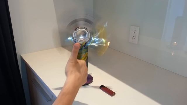 Soda can Stirling engine (beta) works from a tea candle (powers fan) смотреть онлайн