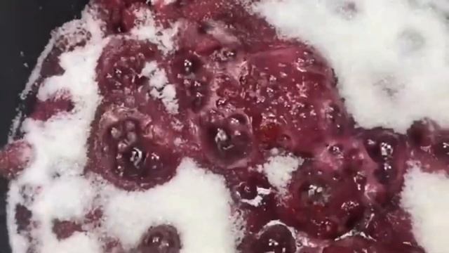 Жареное варенье из малины. Вкусно, быстро на Сковороде Этерна Tupperware смотреть онлайн