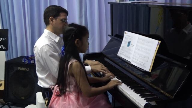 Grand Mother, Lemonade Stand смотреть онлайн