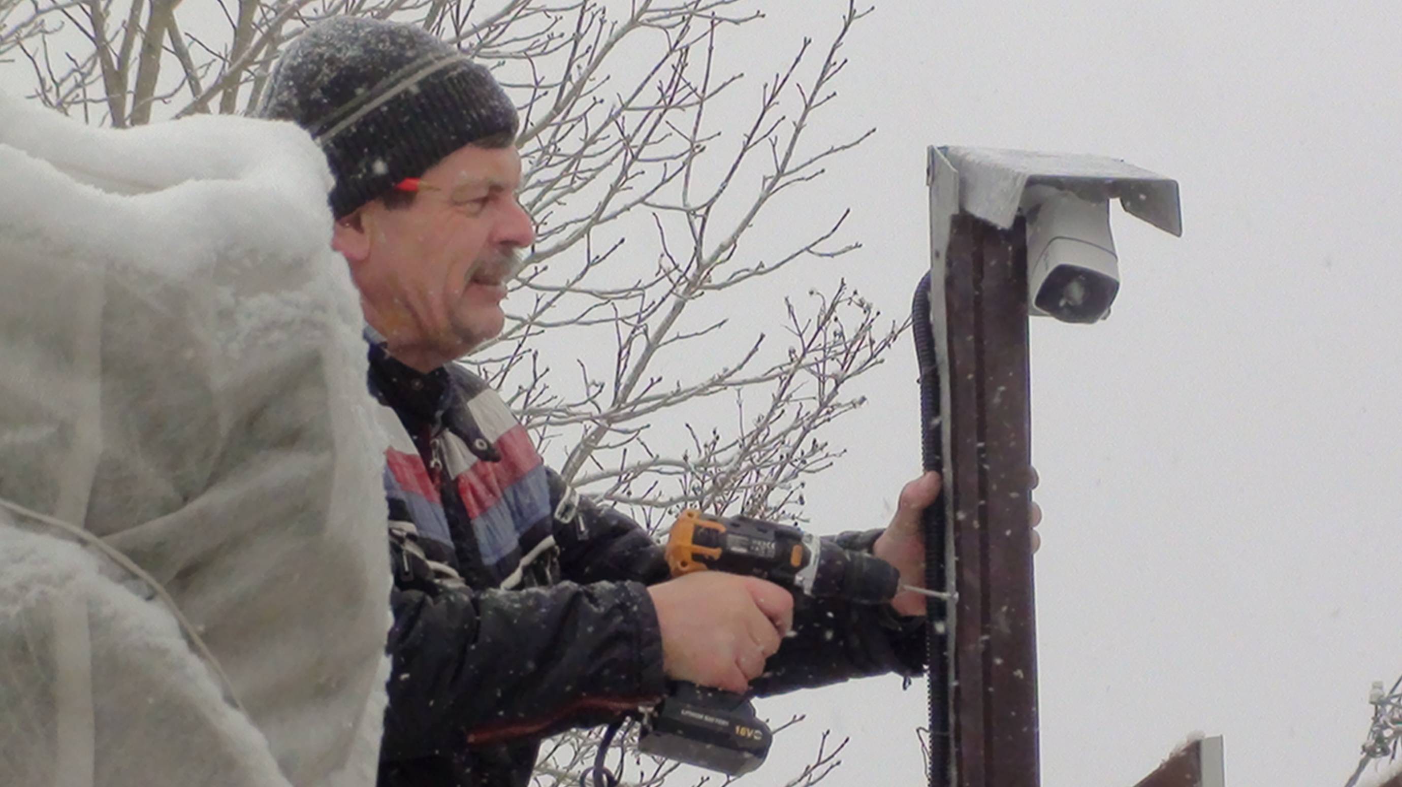 Дошли руки до видеонаблюдения// Установил готовую видеосистему на ближней даче смотреть онлайн