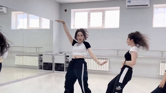 LE SSERAFIM(르세라핌) 'FEARLESS' l Dance Cover | Russia смотреть онлайн