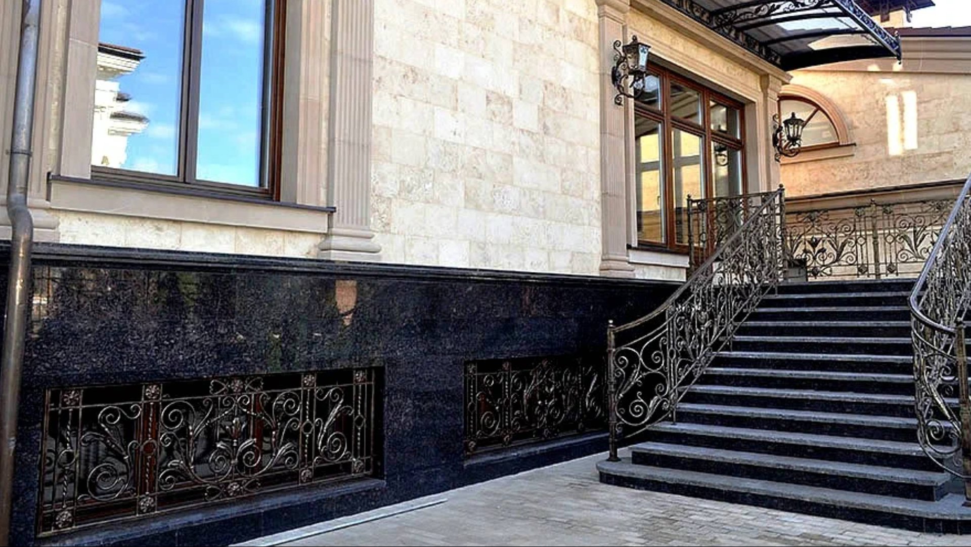 Недорогая отделка цоколя такого дома смотреть онлайн