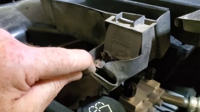 Neglected BMW E70 X5 V8 gets serviced and inspected. Clogged sunroof drain fixed. смотреть онлайн