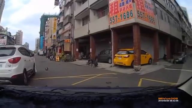 Китайские Идиоты На Дороге 2015 China Car Crash Compilation 2015 90 выпуск AVTOBAN смотреть онлайн