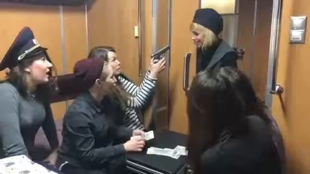 Чаю не хотите???