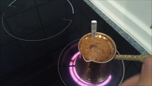 Türkischer Mokka Kaffee machen - Die Zubereitung - Turkish Mocca kahve coffee - How to brew/ serve? смотреть онлайн