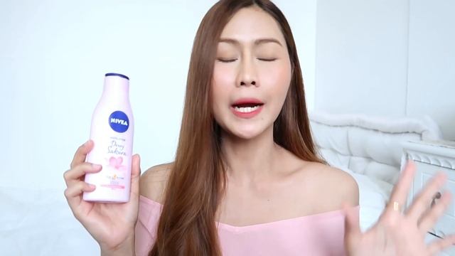 รีวิวโลชั่นผิวขาวออกใหม่ Nivea Dewy Sakura white. смотреть онлайн