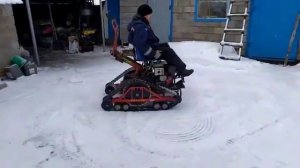 Легкое управление гусеницами Крутец с помощью рычагов