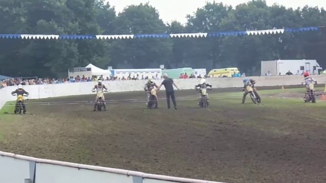 Romano Hummel 24-07--2016 vries Heat 1 met de val смотреть онлайн