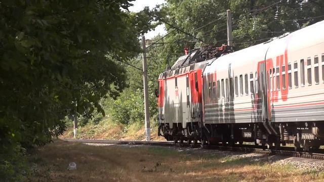 ЭП20-030 с пассажирским поездом Москва-Новороссийск "Премиум" смотреть онлайн