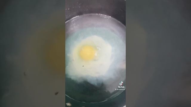 Great English breakfast in a roll for under a pound смотреть онлайн