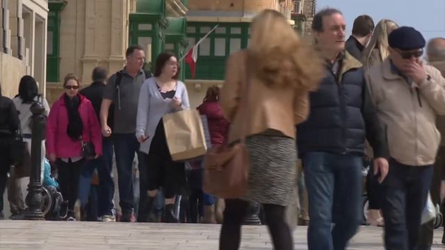 Il-ħaddiema Jinsabu F’morsa Doppja Bil-pagi Jibqgħu Baxxi U L-prezzijiet Dejjem Jogħlew