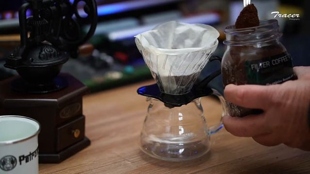 Relaxing afternoon with cutting fresh coffee смотреть онлайн