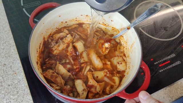 КИМЧИ ТИГЕ. Корейский суп на основе капусты кимчи смотреть онлайн