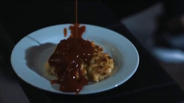 Mahomes Puts Ketchup On Mac-And-Cheese