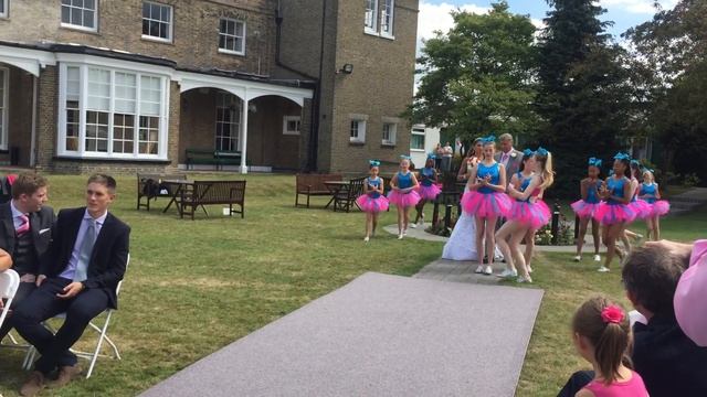 Jades wedding entrance, back flipping bridesmaids,dancing bride, husky aisle walk!Gemstones wedding смотреть онлайн