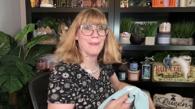 Bath & Body Works How To Use Body Cream To Polish Furniture! смотреть онлайн