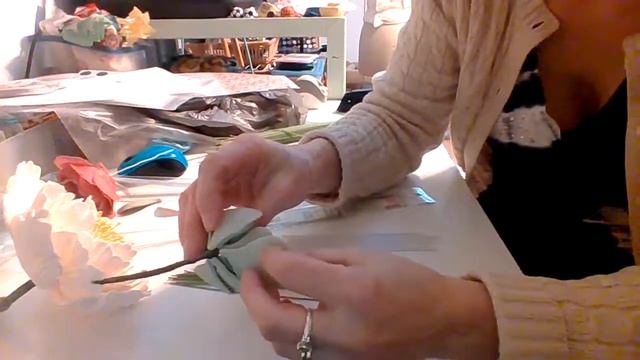Floral wire for gumpaste flowers Cake decorating tips and tutorials смотреть онлайн