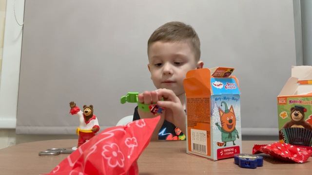 Распаковка коробок Sweet Box «Три кота» и «Маша и медведь»
