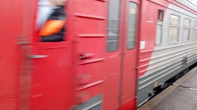 25 января 2024 Электропоезд эт2м-114 Сообщением Любань-Санкт-Петербург Отправляется с Поповки смотреть онлайн