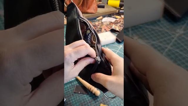 Поясная сумка из мягкой натуральной кожи с подкладом / сумка бананка ручной работы / leather craft смотреть онлайн