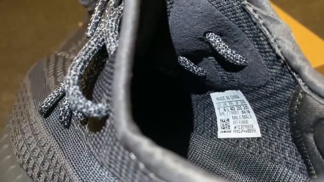 Yeezy Boost 350 V2 Black Non-Reflective смотреть онлайн
