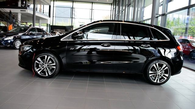 2020 New Mercedes B Class B180 Exterior смотреть онлайн