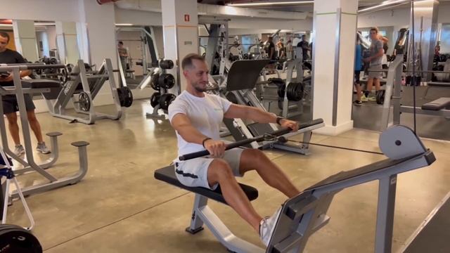 Cable Wide Grip Seated Row - How To workout | With the WeStrive App смотреть онлайн
