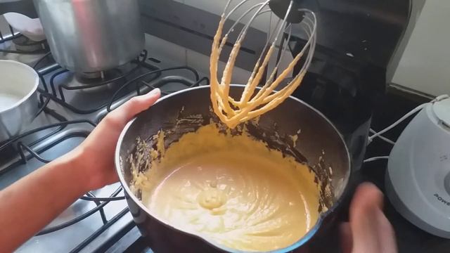 BOLO SIMPLE DE CENOURA."FÁCIL DE FAZ DELICIOSO"#10 @MahOliveiraReceitas смотреть онлайн