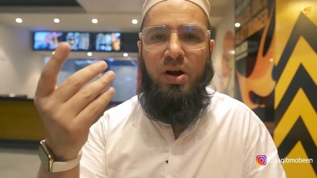 CHEAP VS EXPENSIVE FOOD CHALLENGE | Rs 400 vs Rs 800 vs Rs 4200 Beef Burger in Lahore смотреть онлайн